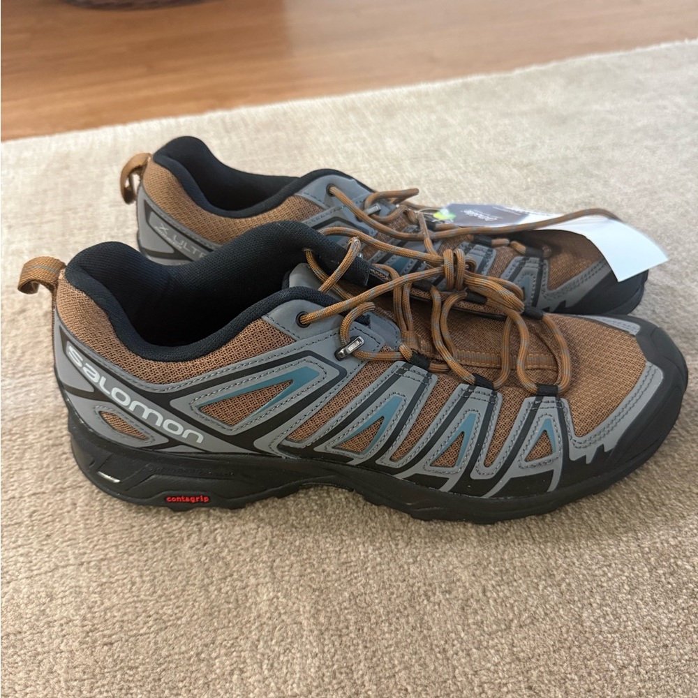 Men’s salomon hiking sneakers